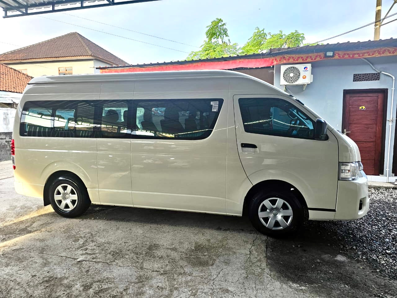 Arrival Airport Transfer – Private Bus